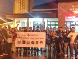 KUPAS MERDEKA,  BAGIKAN 700 PAKET NASI BOX DAN TAKJIL UNTUK BERBUKA PUASA