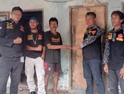 DPD Laskar Banten Jabar bersama DPAC Rumpin bagikan takjil dan Salurkan Zakat Mal