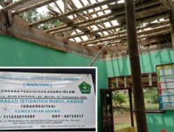 Genteng MI Nurul Anwar Ambruk, Berharap Pemkab Bogor  Turun Tangan