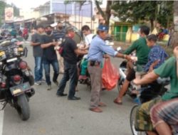 Tebar Kebaikan di Bulan Ramadhan, Paguyuban wartawan Jasinga Bagikan Takjil Buka Puasa