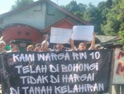 Tak Terima di Bohongi Pihak Yayasan, Ratusan Warga Tolak Diadakanya Sholat Jumat di Masjid Alemar