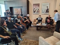 Diduga Lakukan Kecurangan Lelang Aset Debitur, Ratusan Massa GIBAS Unras di Depan Kantor Bank QNB