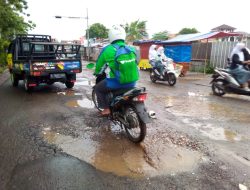 Warga Keluhkan Jalan Laladon Ciomas Lingkar Dramaga Rusak Parah