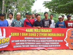 Gejolak Penolakan Penutupan Jalan di Tiyuh Indraloka II Berlanjut Dengan Protes Pembentangan  Sepanduk