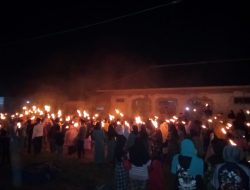 Pemuda Pemudi Kampung Cibodas Rayakan Satu Muharram Dengan Pawai Obor