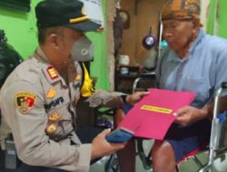 Jum’at Berkah Kapolsek Citamiang Akp Arif Saptaraharja Membagikan Paket Sembako