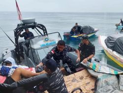 TNI AL EVAKUASI KM, GLORY MARY KANDAS 219 PENUMPANG BERHASIL DISELAMATKAN