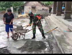 Tingkatkan Budaya Gotong Royong, Babinsa Bakung Gelar Kerja Bakti Bersama Masyarakat