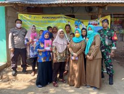 Sukseskan Bulan Imunisasi Anak Babinsa Koramil 11 Pebayuran Laksanakan Pendampingan