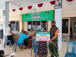 Pastikan Bantuan Tepat Sasaran, Babinsa Sanankulon Dampingi Penyaluran BLT DD Warga Binaannya
