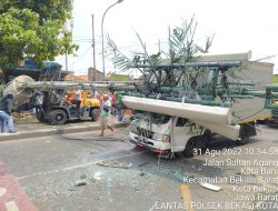 Nahas! Kecelakaan Maut di Bekasi: 10 Orang Tewas, 20 Lainnya Luka-luka