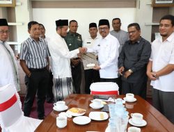 PJ Bupati Aceh Utara Azwardi,AP.,M.Si dialog dengan tokoh terkait kemajuan Kota Lhoksukon