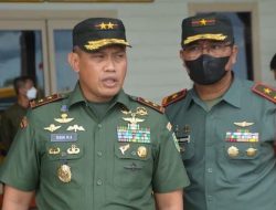 Presiden Joko Widodo Tiba Di Mimika Disambut Danrem 174/Merauke Dan Forkopimda