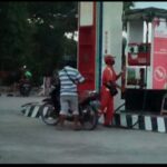 Viral…!!! Tidak Ada Efek Jera Pagi Naik Pemberitaan, Sore Terjadi lagi Pengisian Pakai Jerigen Pembelian BBM Bersubsidi Jenis Solar Dan Pertalite