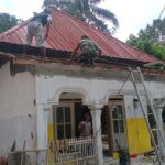 Kompak, Babinsa Gandusari Dan Warga Masyarakat Gelar Kerja Bakti Rehab Mushola