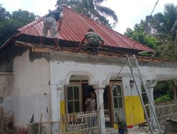 Kompak, Babinsa Gandusari Dan Warga Masyarakat Gelar Kerja Bakti Rehab Mushola