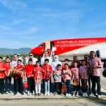 Transit di Kota Ambon, Presiden Nikmati Musik Ukulele Anak-Anak Maluku