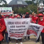 Ratusan Korban Koperasi Simpan Pinjam Sejahtera Bersama (KSPSB) Menjerit dalam Aksi Damai di Sekitaran Monas Jakarta.