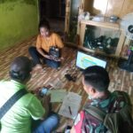 Pemerintah Bersama Babinsa Koramil 11 Pebanyuran Salurkan Bantuan Set Top Box