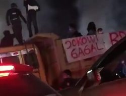 Demo Mahasiswa menolak kenaikan BBM yg telah di tetapkan oleh Presiden Jokowi.