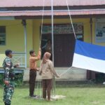 Satgas Pamtas RI-Maaysia Yonarmed 19/105 Trk Bogani Latih Siswa-Siswi Sebagai Perangkat Upaca Bendera Di Perbatasan