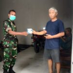Jaga Imun Warga, Babinsa Serengan Bagikan Obat Dan Vitamin