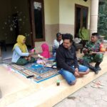Ciptakan Suasana Yang Nyaman Dan Sejuk, Babinsa Sanankulon Gelar Komsos Dengan Warga Masyarakat