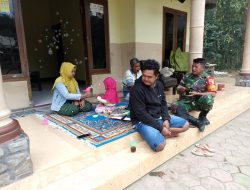 Ciptakan Suasana Yang Nyaman Dan Sejuk, Babinsa Sanankulon Gelar Komsos Dengan Warga Masyarakat