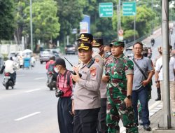 Aksi Kapolres Metro Jakarta Barat dan Dandim 0503 JB Kawal Aksi Long March Buruh Ke Gedung Mpr/Dpr Ri