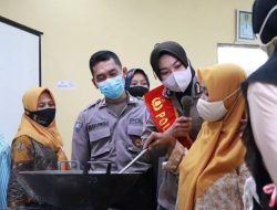 Kisah Bripka Sandi-Aipda Yuniar, Anggota Polri yang Berkontribusi untuk Pendidikan dan UMKM Indonesia