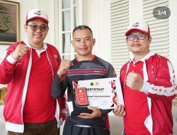 Atlet Tembak Yonif Raider 300/Bjw Meraih Penghargaan Dari Bupati Cianjur