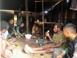 PENUH KASIH, PERSONEL SATGAS YONIF 126/KC JARING ASPIRASI MELALUI KOMSOS