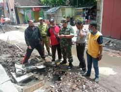 Babinsa Kemlayan Dan Staf Kelurahan Tindak Lanjuti Aduan Warga