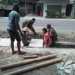 Wujud Kebersamaan, Anggota Koramil Tipe B 0808/02 Garum Gelar Kerja Bakti Bersama
