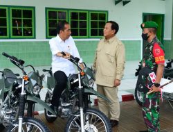 Presiden Jokowi Tinjau Penyerahan Motor di Kodim 1503/Tual