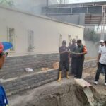 Cegah Gangguan Kamtibmas Babinsa Bangun Pos Ronda Bersama Masyarakat