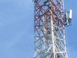 Seorang Pemuda, Nekad Panjat Tower Mencoba Bunuh Diri Karena Masalah Cinta Yang Tidak Direstui