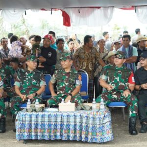 Pangdivif 2 Kostrad Dampingi Dan kodiklat TNI tinjau langsung Latihan Gabungan Utama Linud TNI TA 2022 di Lombok, NTB