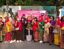 50 Perempuan Kebaya DPD LingkarPuan DKI Jakarta dan Kota Bekasi Ikut Meramaikan Acara Berkebaya Wanita Keren Bekasi Kota