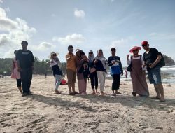 Warga perumahan indopermai RT 04 RW 15 kelurahan tambakaji kecamatan Ngaliyan kota Semarang Provinsi Jawa tengah adakan Refreshing keakraban dan kekompakan di Pantai klayar Pacitan lanjut Gua gong