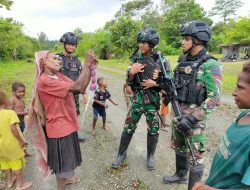 Keceriaan Mama Papua Bersama Satgas Pamtas Yonif Raider 142/KJ