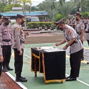 Kapolres Melawi Pimpin Sertijab Kasat Reskrim, Lantas Dan Dua PJU Serta Kapolsek Kota Baru
