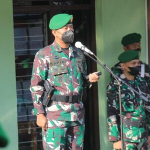 Bacakan Amanat Pangdam V/Brawijaya, Dandim 0808/Blitar Pimpin Upacara Bendera 17 An