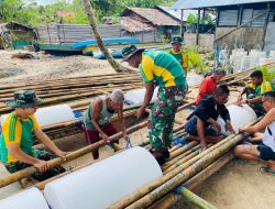 Peduli Nelayan, Satgas Yonarmed 1 Kostrad Bantu Warga Negeri Abubu Buat Sero