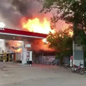BREKING NEWS : Sijago Merah Megamuk di Sekitar SPBU Bundaran Kota Baru