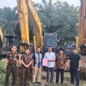 Kasus Galian C P21, Penyidik Polres Rohul Limpahkan Barang Bukti Dan Tersangka Ke JPU