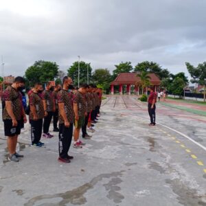 Jaga Kesehatan Tubuh, Anggota Kodim 0808/Blitar Gelar Olahraga Bersama