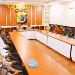 Bagian SDM Polres Ngada, Lakukan Pengecekan Administrasi Calon Peserts Seleksi Tamtama Polri Gel. I Tahun 2023