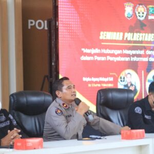 Kolaborasi Bersama Mahasiswa Humas Polrestabes Surabaya Gelar Seminar Melawan Hoax