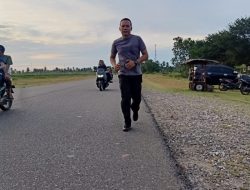 Cegah Aksi Balap Liar, Kapolsek Syamtalira Aron Lari Sore